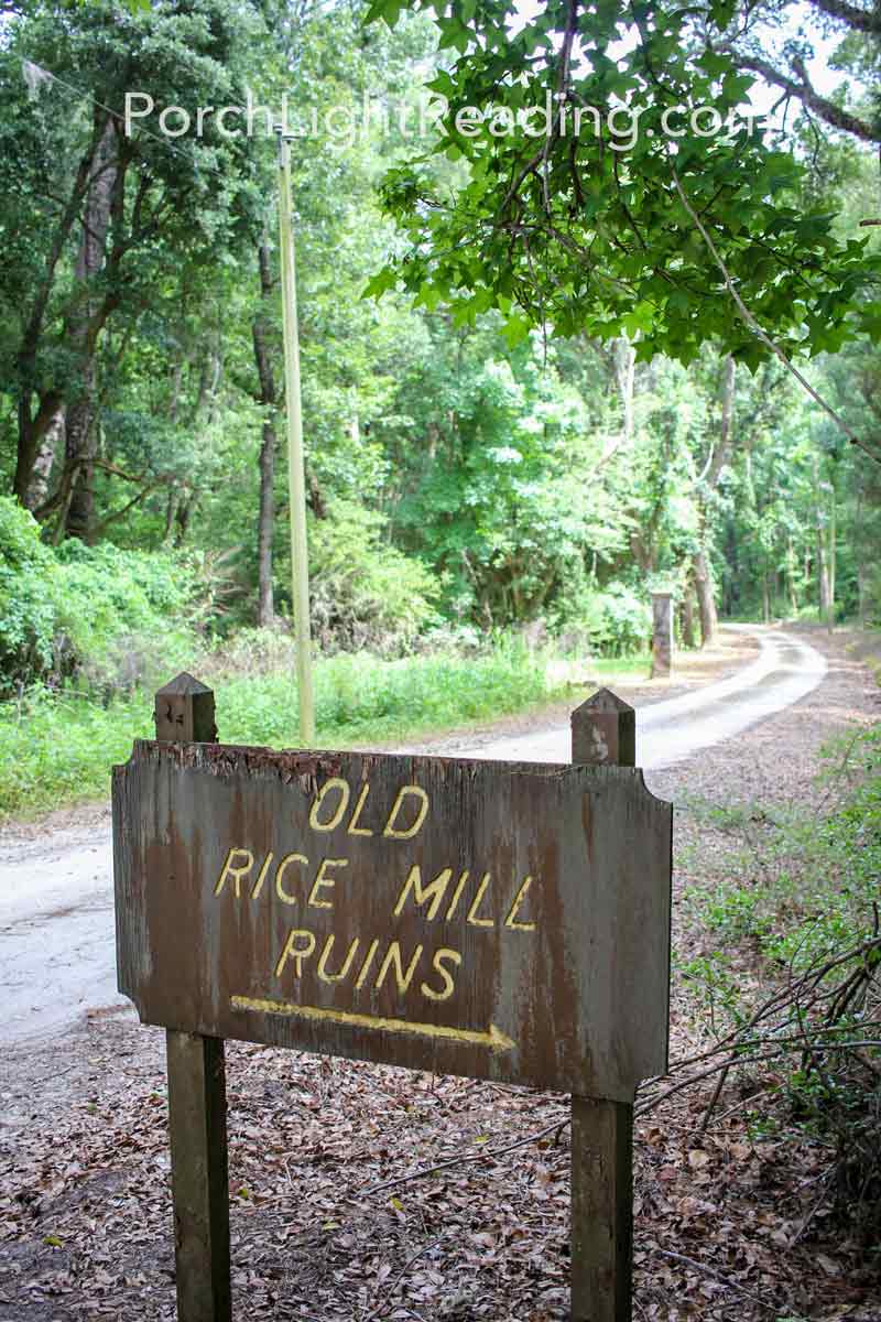 Sign pointed to the trail for the Old Rice Mill.