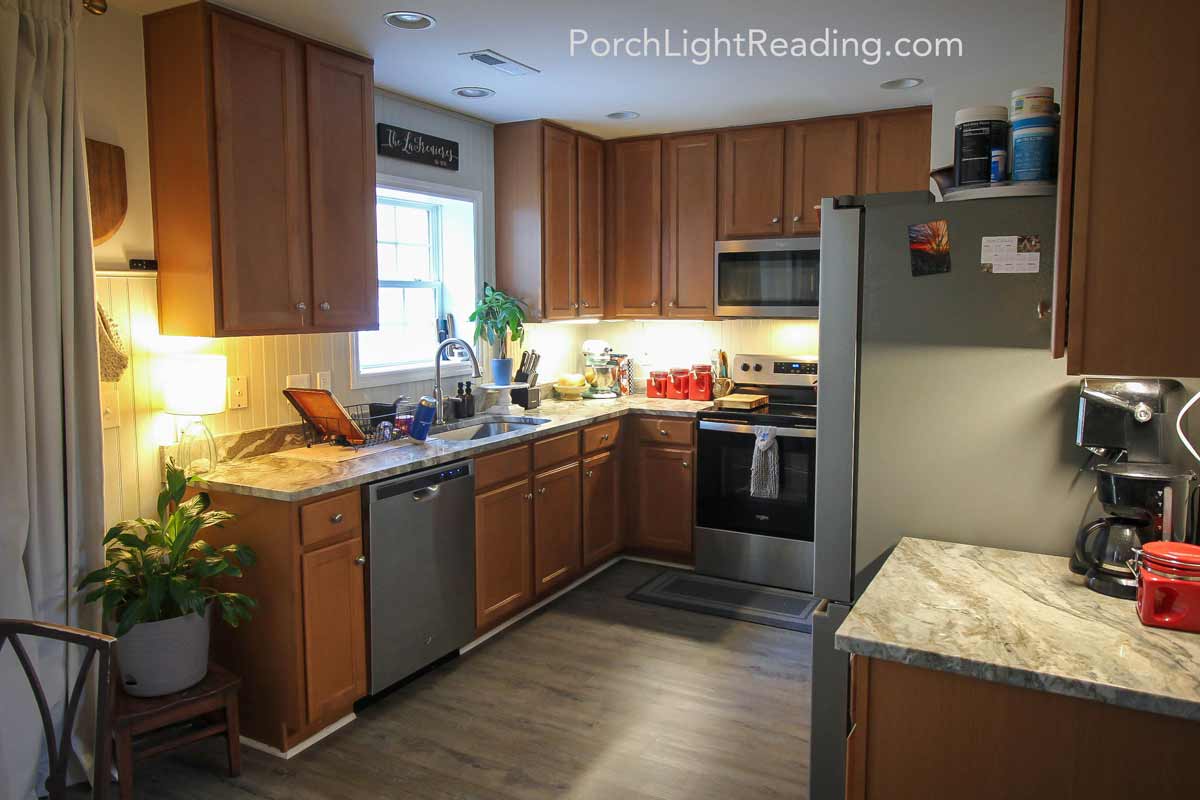 Organizing small kitchen to feel bigger. Under cabinet lights and lamps. 