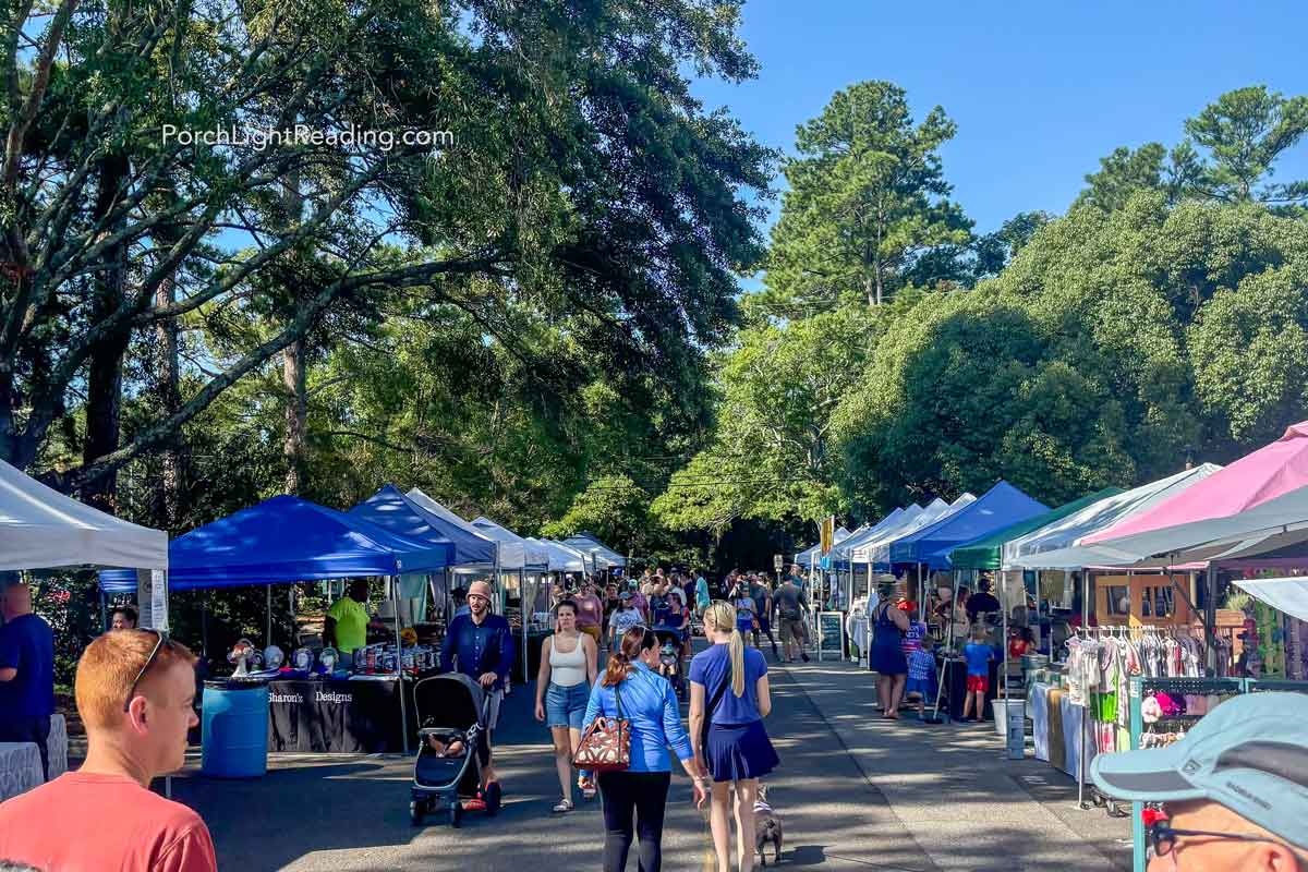 Local Summerville, SC, farmers market with hand crafted goods and delicious food. 