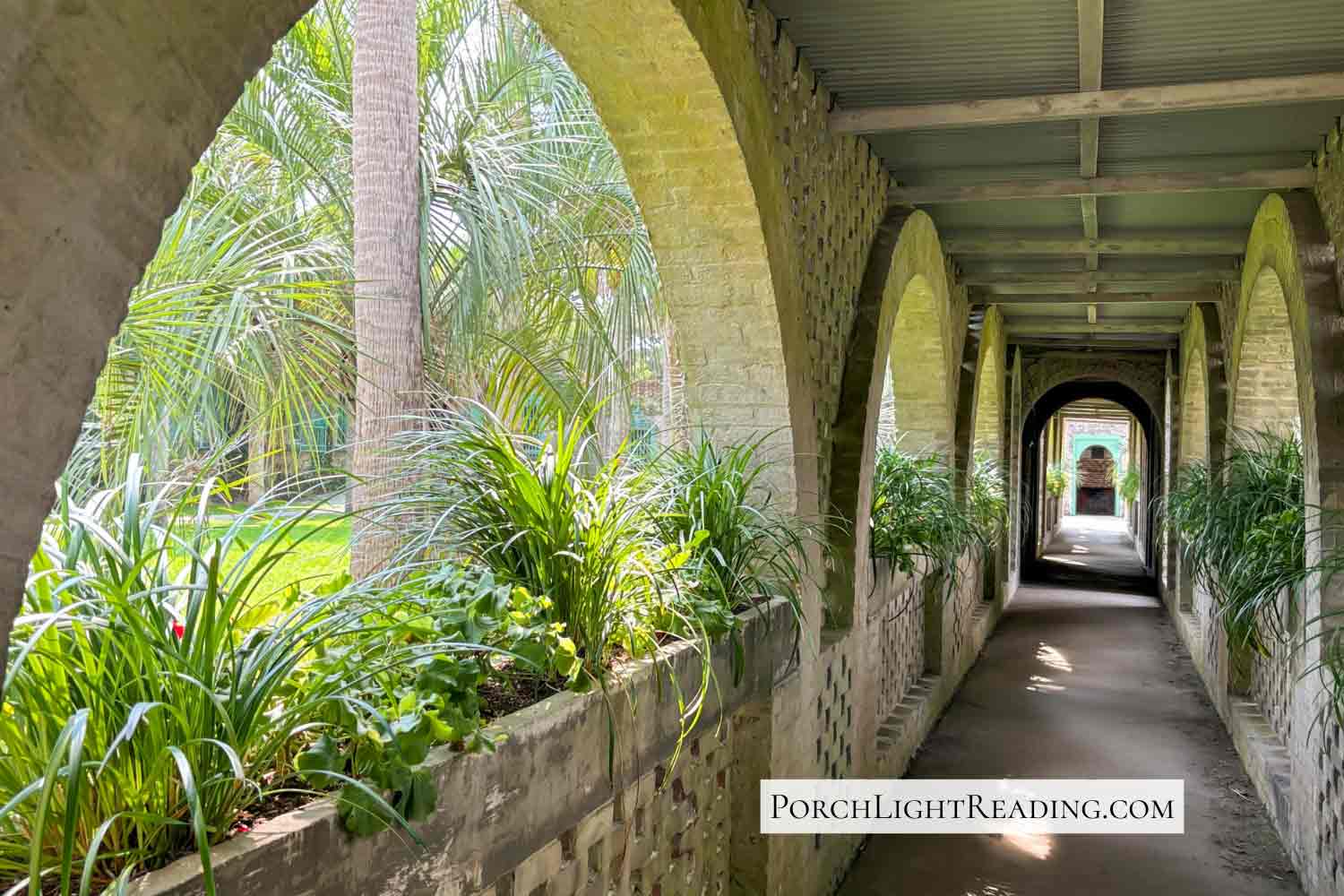 The central open walkway inside Atalaya Castle, SC. 